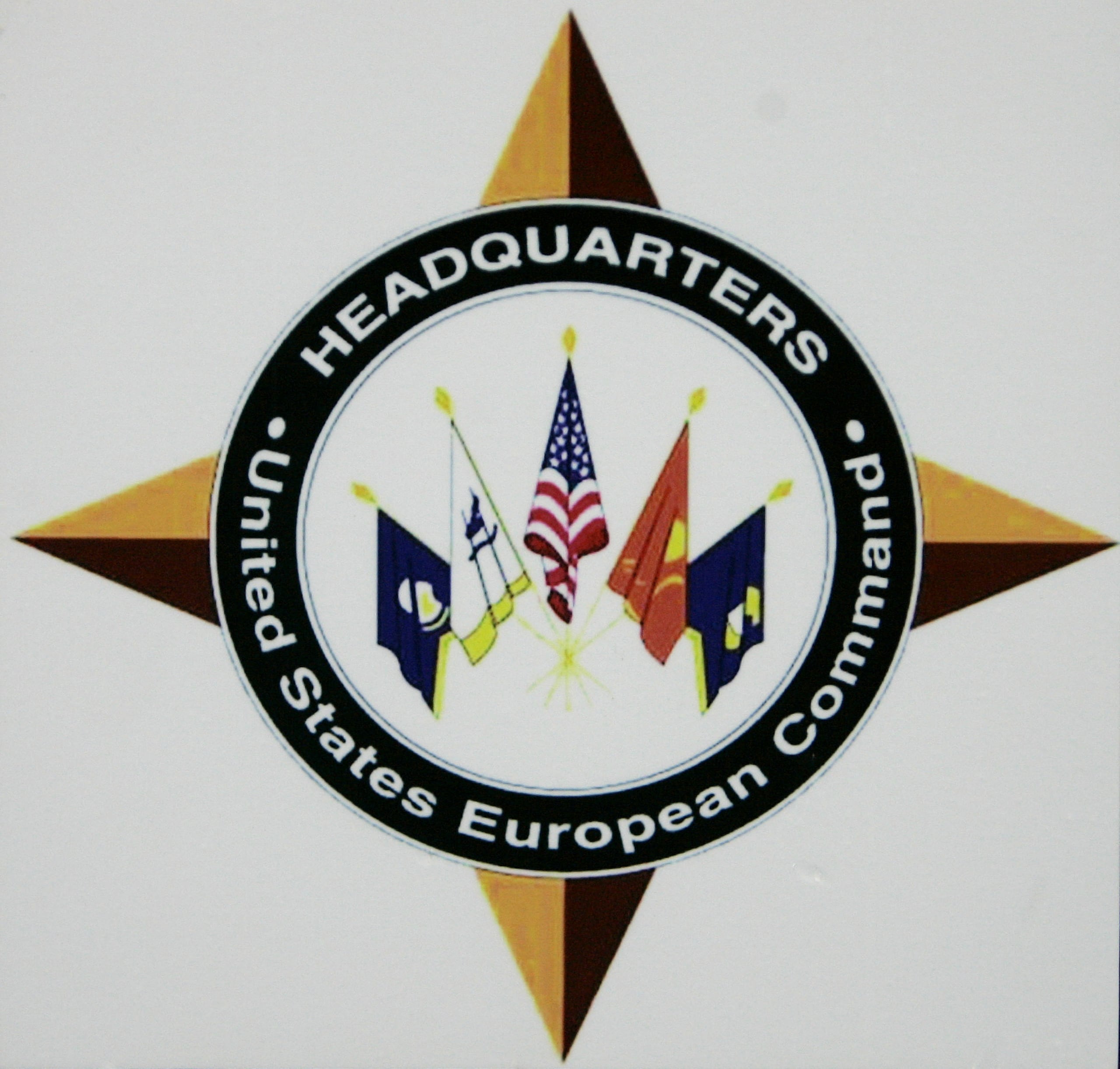 El logo del Comando Militar de Estados Unidos en Europa (US EUCOM) en un cuartel militar en Stuttgart, Alemania, el 4 de diciembre de 2006.. (Foto AP /Thomas Kienzle)