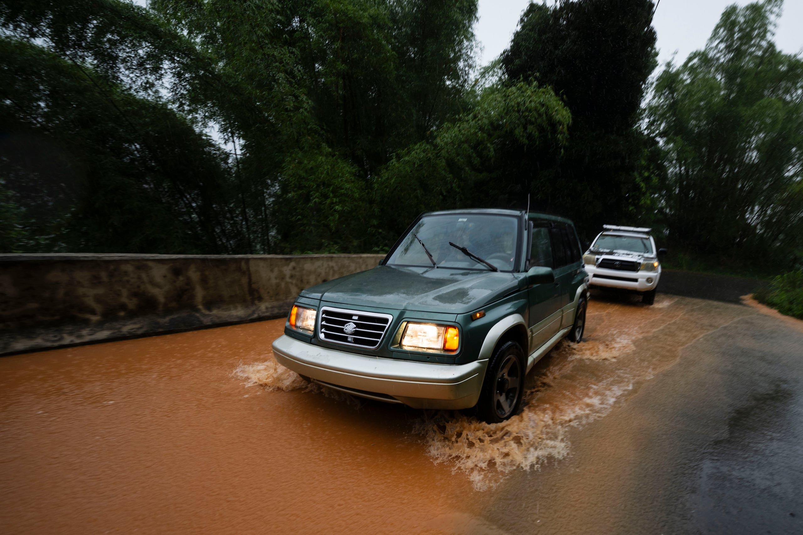 Se recomienda a los conductores a no transitar en áreas inundadas.
