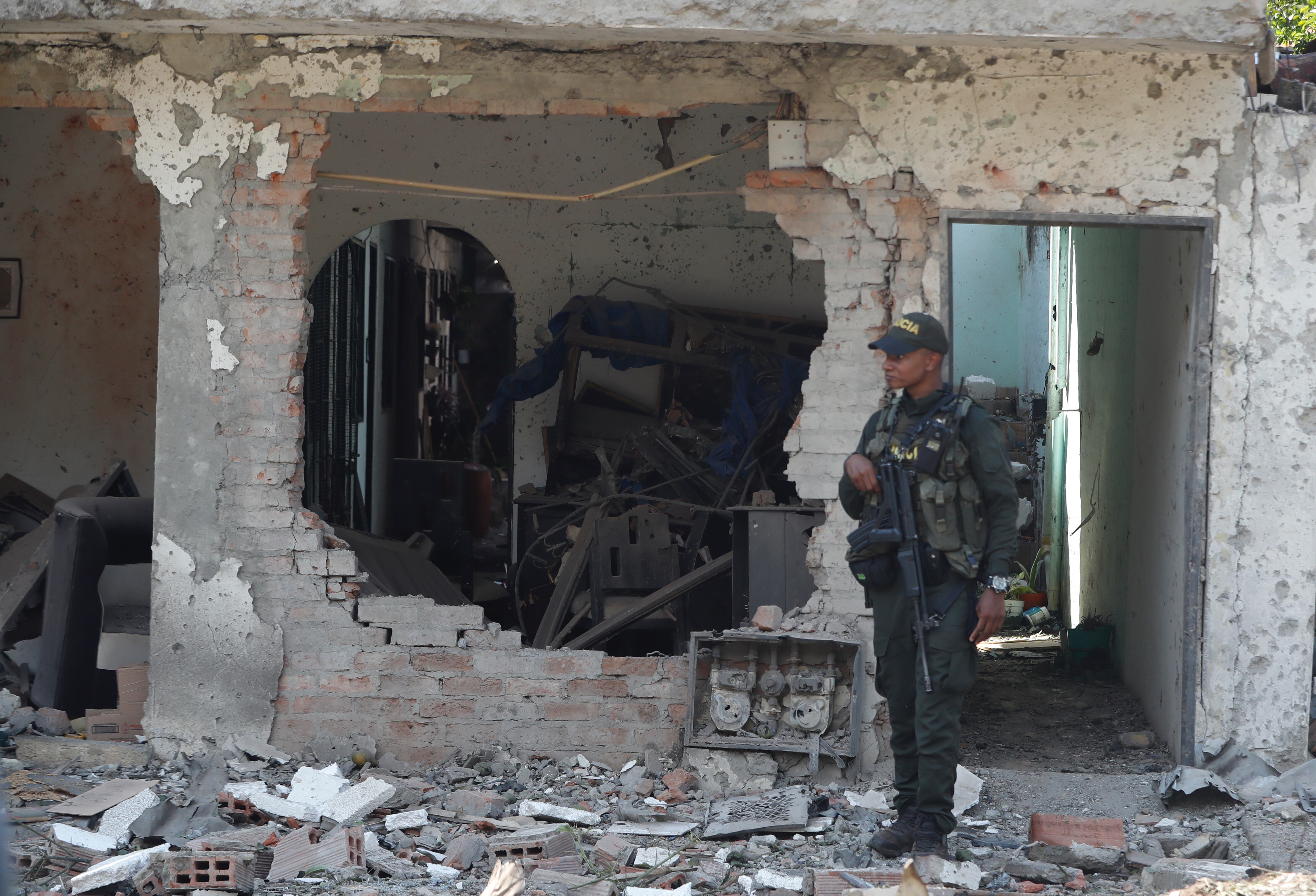 Ataque a una estación de Policía deja cinco heridos en Colombia - Primera  Hora