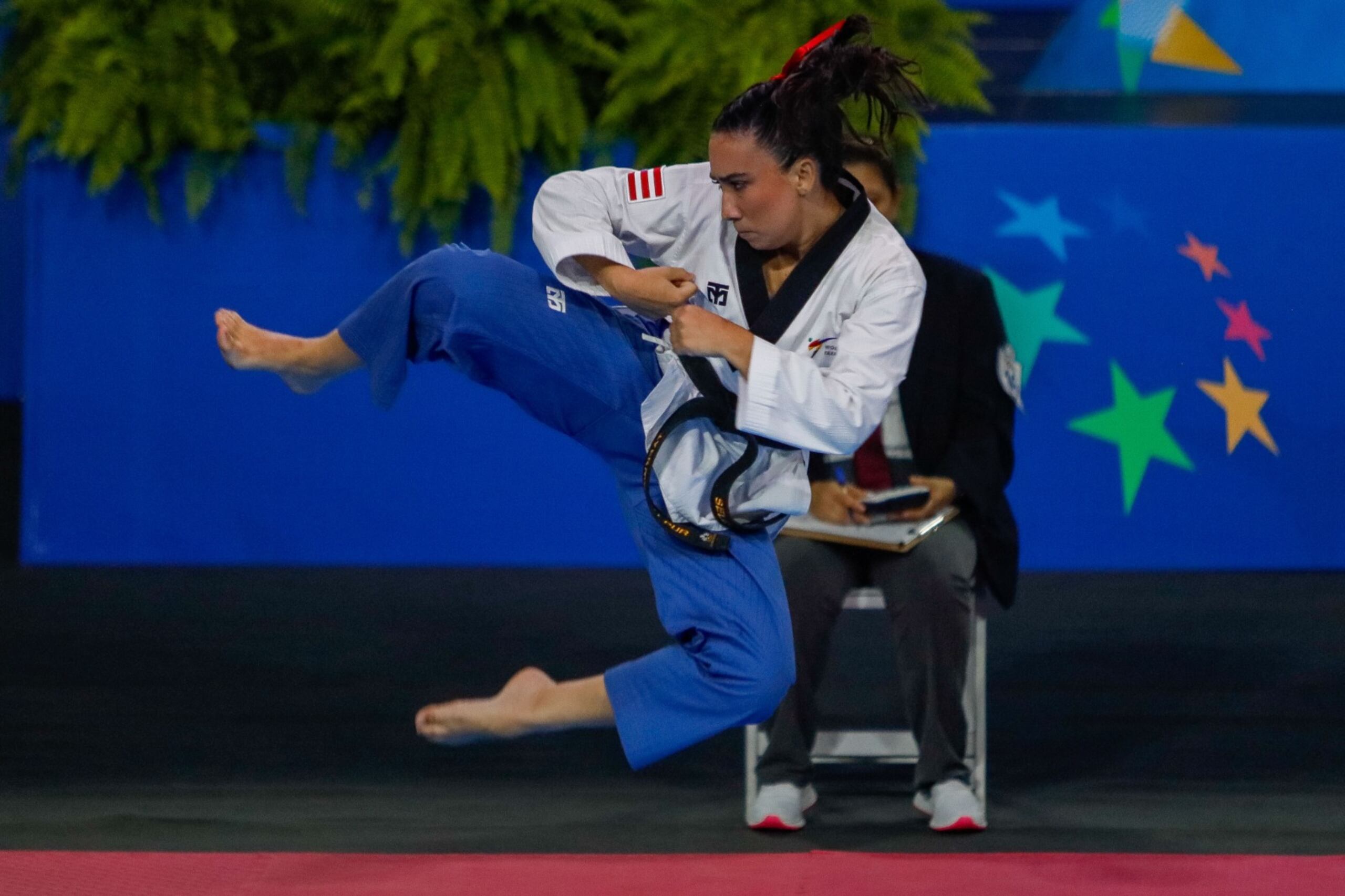 Fabiola Ruiz durante su rutina en los Juegos Centroamericanos y del Caribe.
