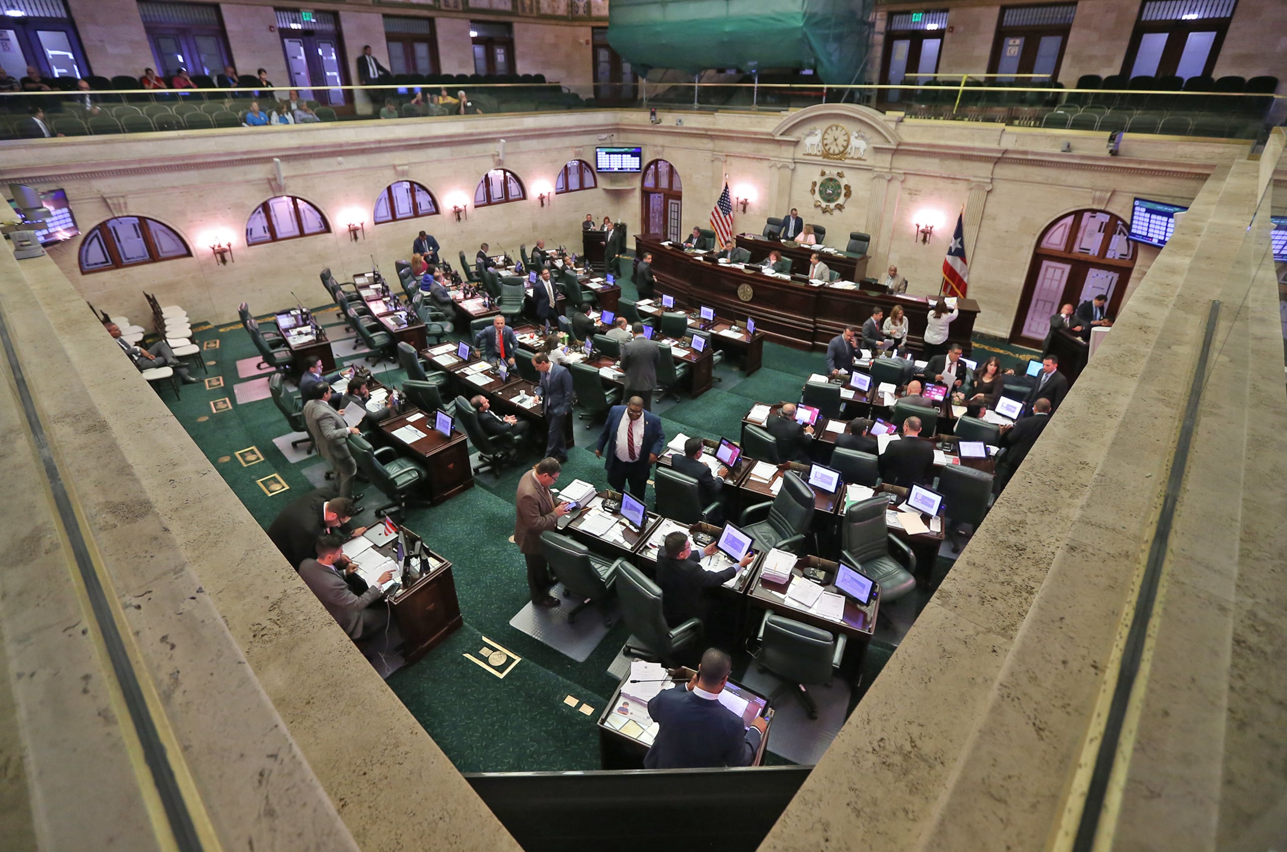 Hernández Montañez aseguró que en el presupuesto se honraron los aumentos salariales a los servidores públicos, en virtud de los distintos planes de clasificación y retribución, y de la legislación aprobada a esos fines.