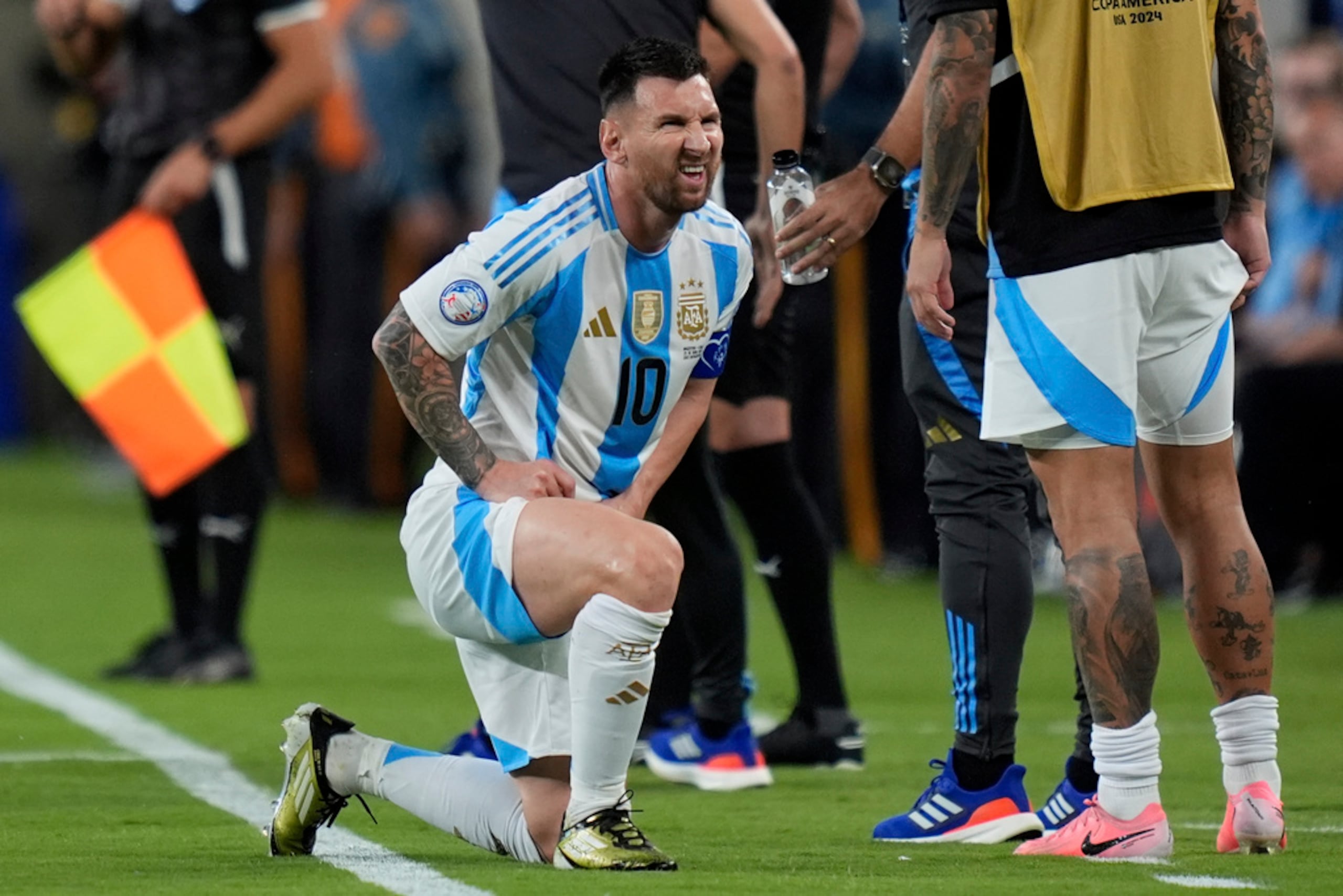 Lionel Messi gesticula durante el partido contra Chile por el Grupo A de la Copa América el 25 de junio de 2024 en East Rutherford, Nueva Jersey.