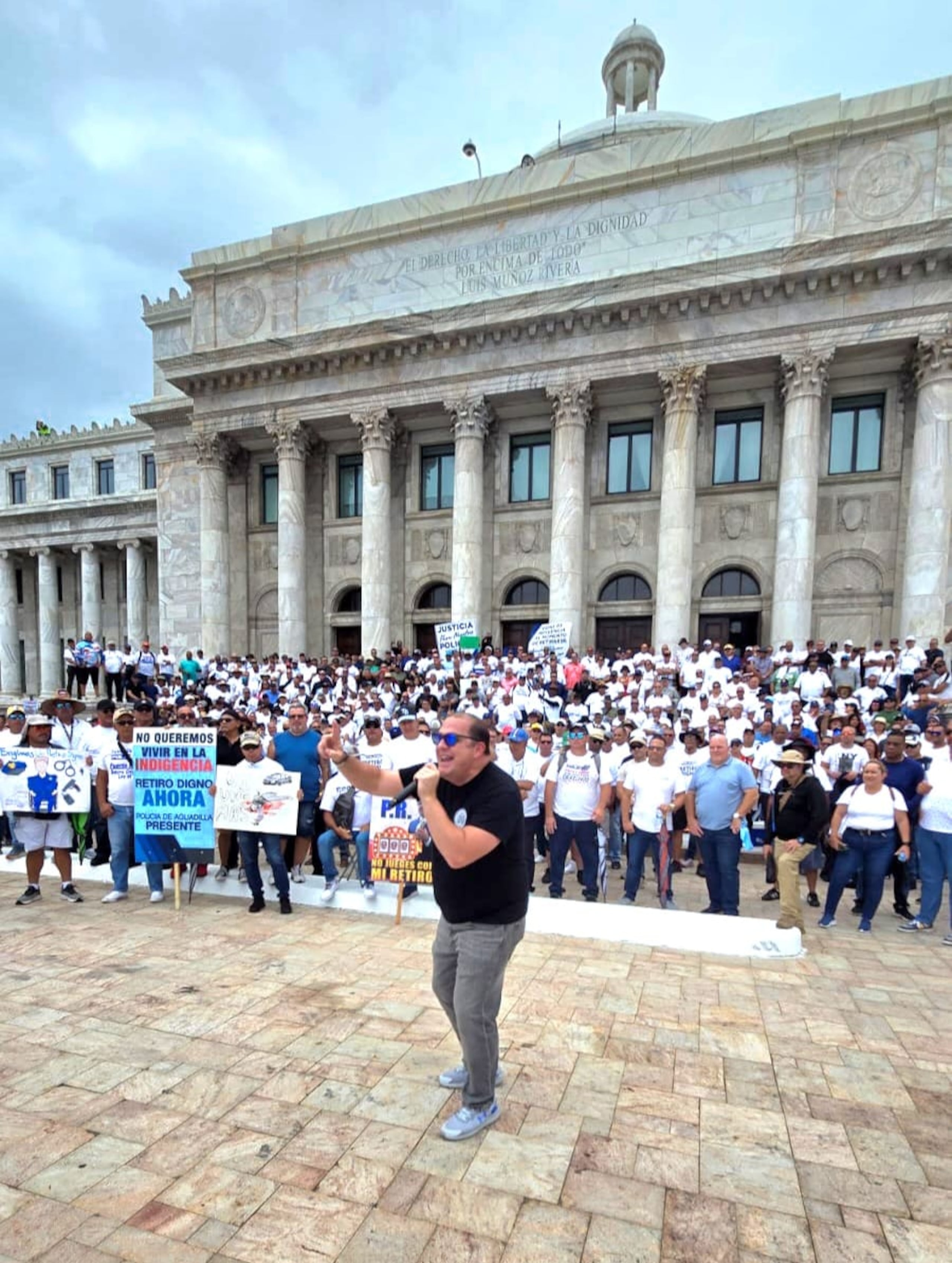 El presidente Asociación Policías Unidos Luchando (APUL), Gabriel Hernández Ramos, convocó la manifestación frente a la Junta de Supervisión y Administración Financiera para Puerto Rico, en Hato Rey, el martes, 25 de junio, a partir de las 10:00 a.m.