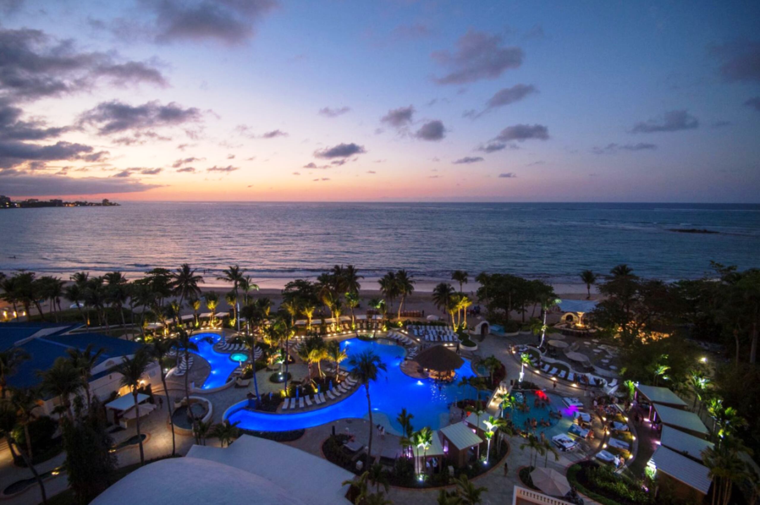 El San Juan Beach Club está ubicado en el prestigioso Fairmont El San Juan Hotel.